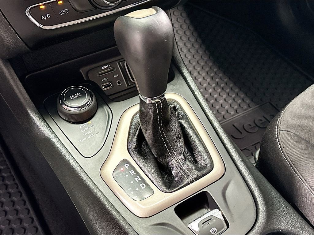 2015 Jeep Cherokee Sport