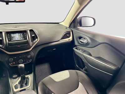 2015 Jeep Cherokee Sport