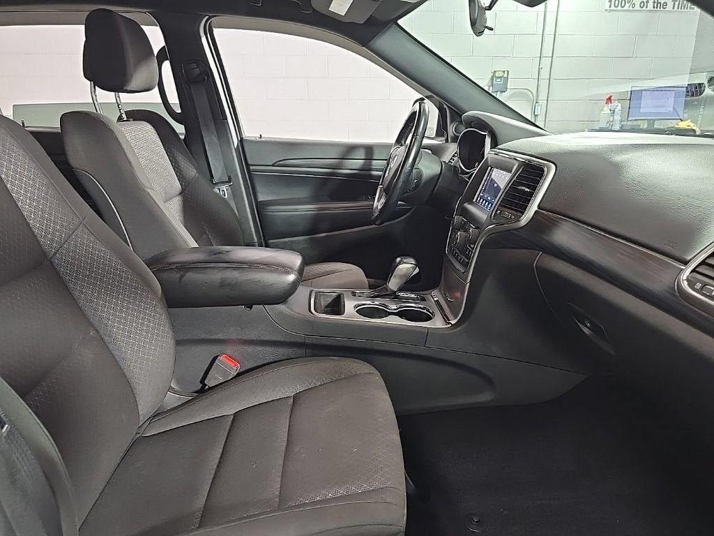 2020 Jeep Grand Cherokee Laredo E