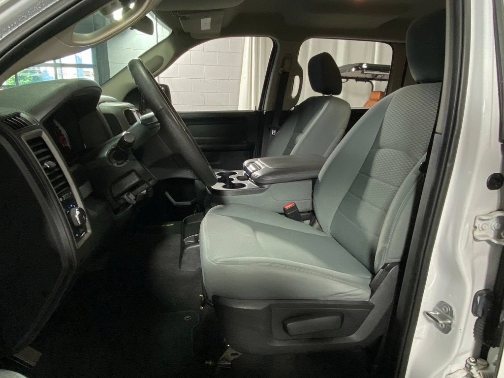2017 RAM 1500 Express Crew Cab 4x4 5'7" Box