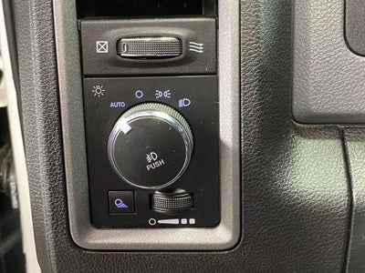2017 RAM 1500 Express Crew Cab 4x4 5'7" Box