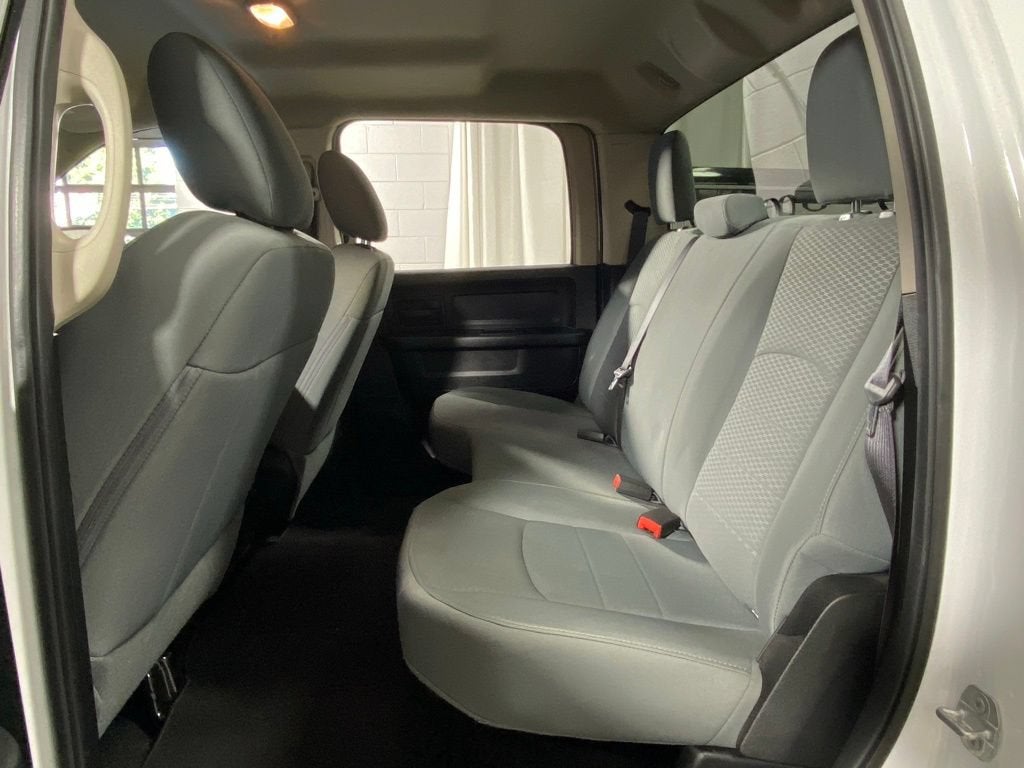 2017 RAM 1500 Express Crew Cab 4x4 5'7" Box