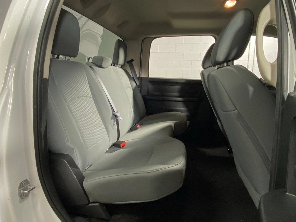 2017 RAM 1500 Express Crew Cab 4x4 5'7" Box