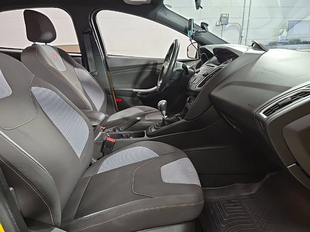 2017 Ford Focus ST ST