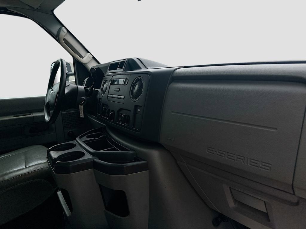 2017 Ford E-Series Cutaway Base
