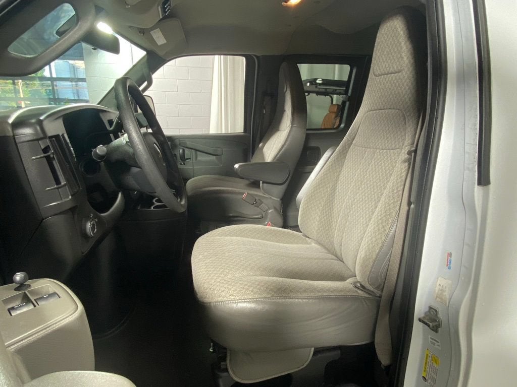 2019 Chevrolet Express Passenger 3500 LT