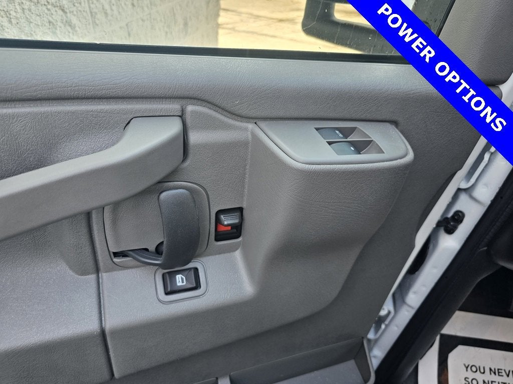 2025 Chevrolet Express Cutaway 3500 1WT