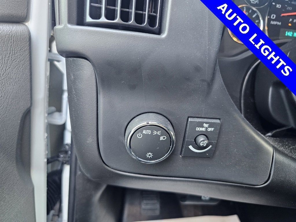 2025 Chevrolet Express Cutaway 3500 1WT