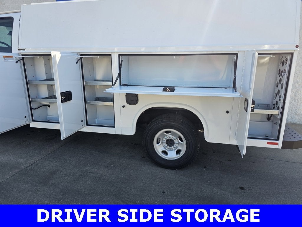 2025 Chevrolet Express Cutaway 3500 1WT