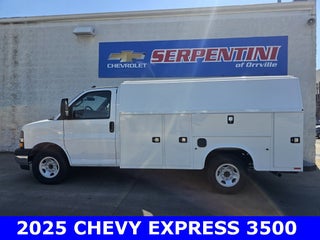 2025 Chevrolet Express Cutaway 3500 1WT