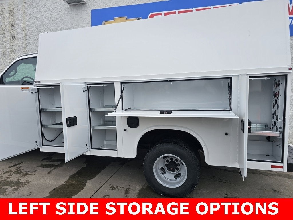 2025 Chevrolet Express Cutaway 3500 1WT