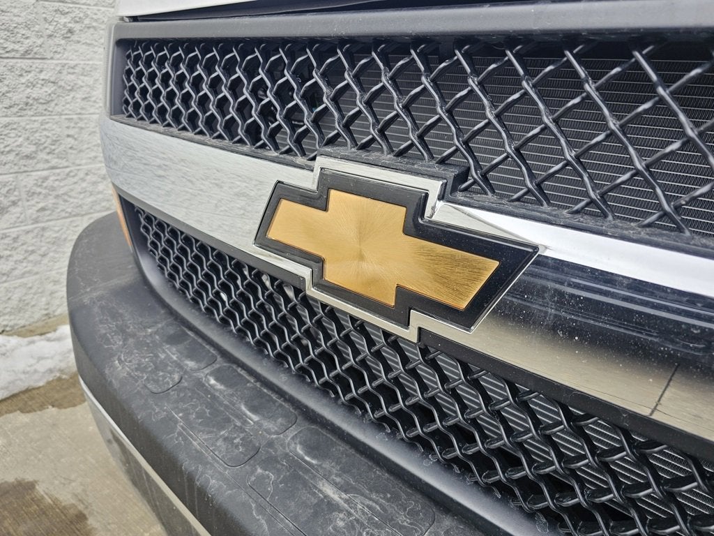 2025 Chevrolet Express Cutaway 3500 1WT