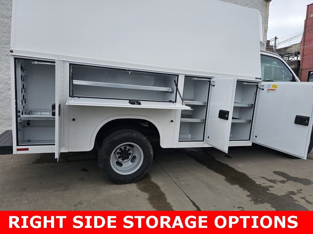 2025 Chevrolet Express Cutaway 3500 1WT