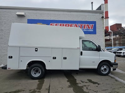 2025 Chevrolet Express Cutaway 3500 1WT