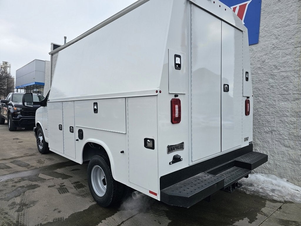 2025 Chevrolet Express Cutaway 3500 1WT