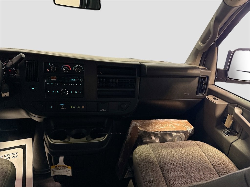 2025 Chevrolet Express Cargo 2500 WT
