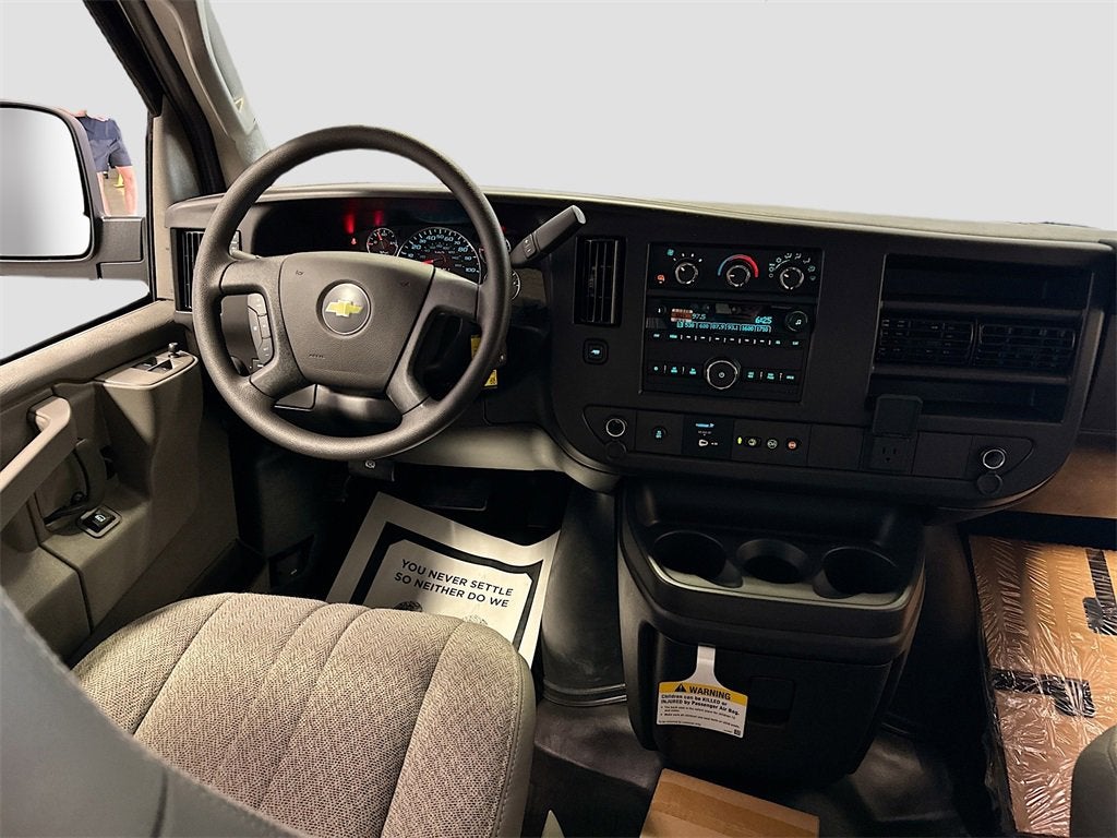 2025 Chevrolet Express Cargo 2500 WT