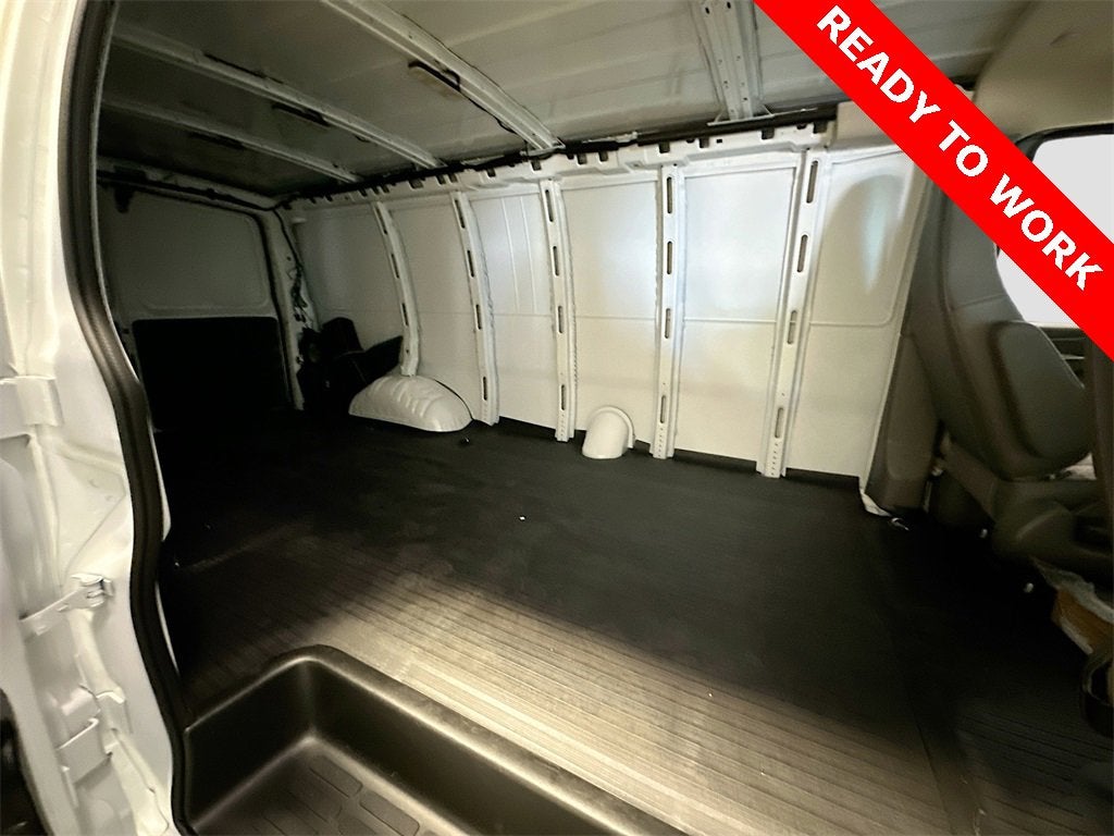 2025 Chevrolet Express Cargo 2500 WT