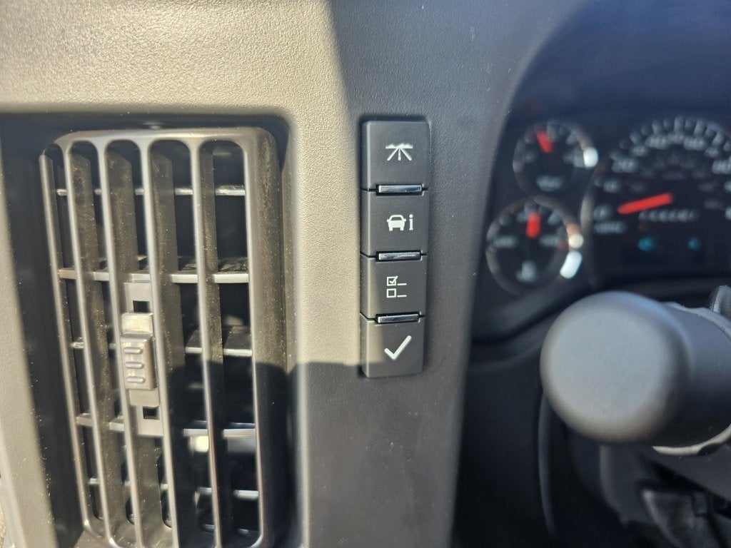 2025 Chevrolet Express Cargo 3500 WT