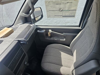 2025 Chevrolet Express Cargo 3500 WT