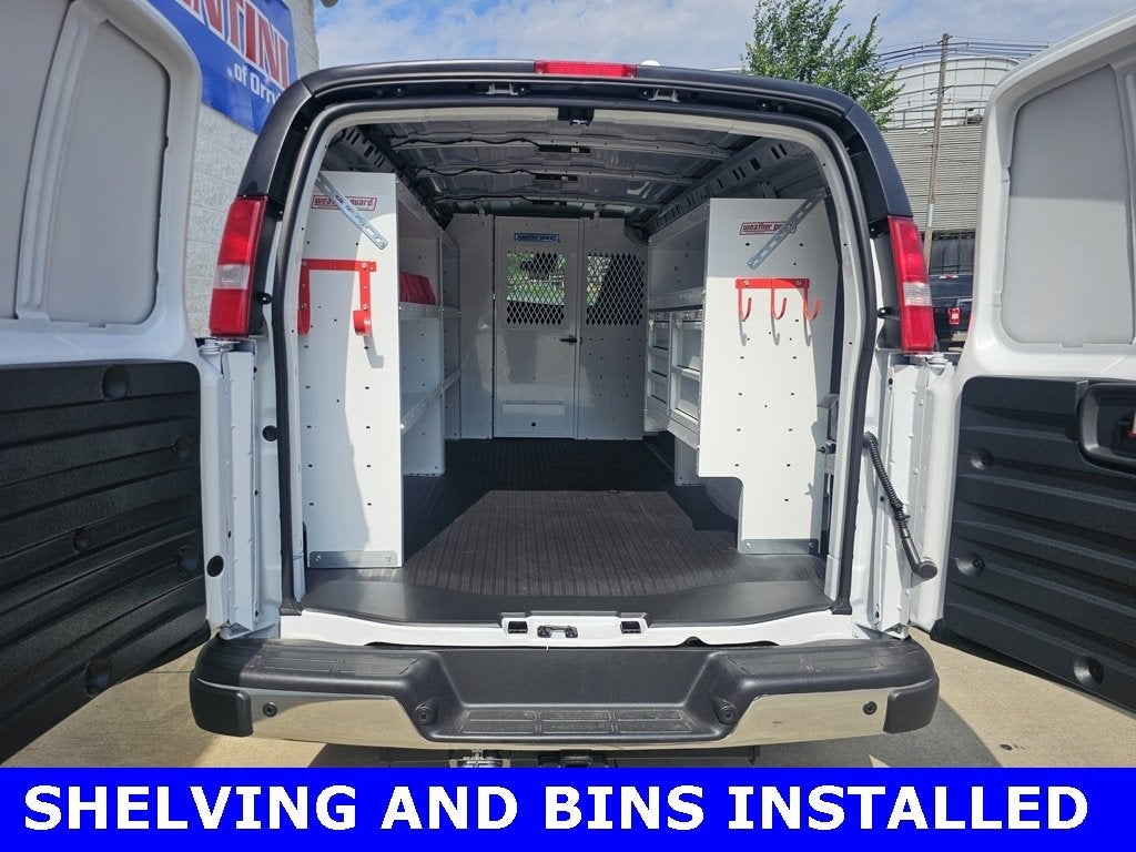 2025 Chevrolet Express Cargo 3500 WT