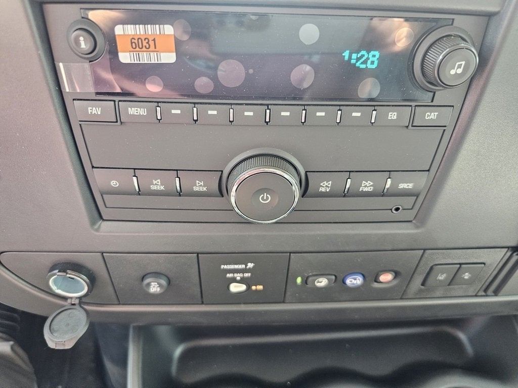 2025 Chevrolet Express Cargo 3500 WT