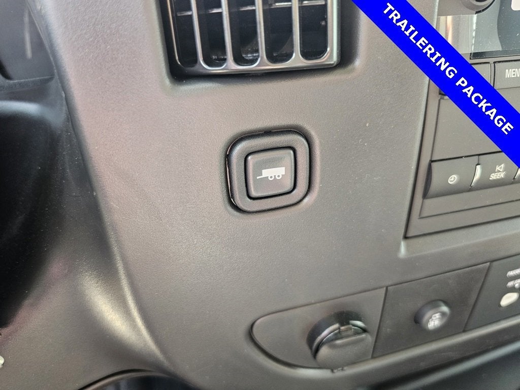 2025 Chevrolet Express Cargo 3500 WT