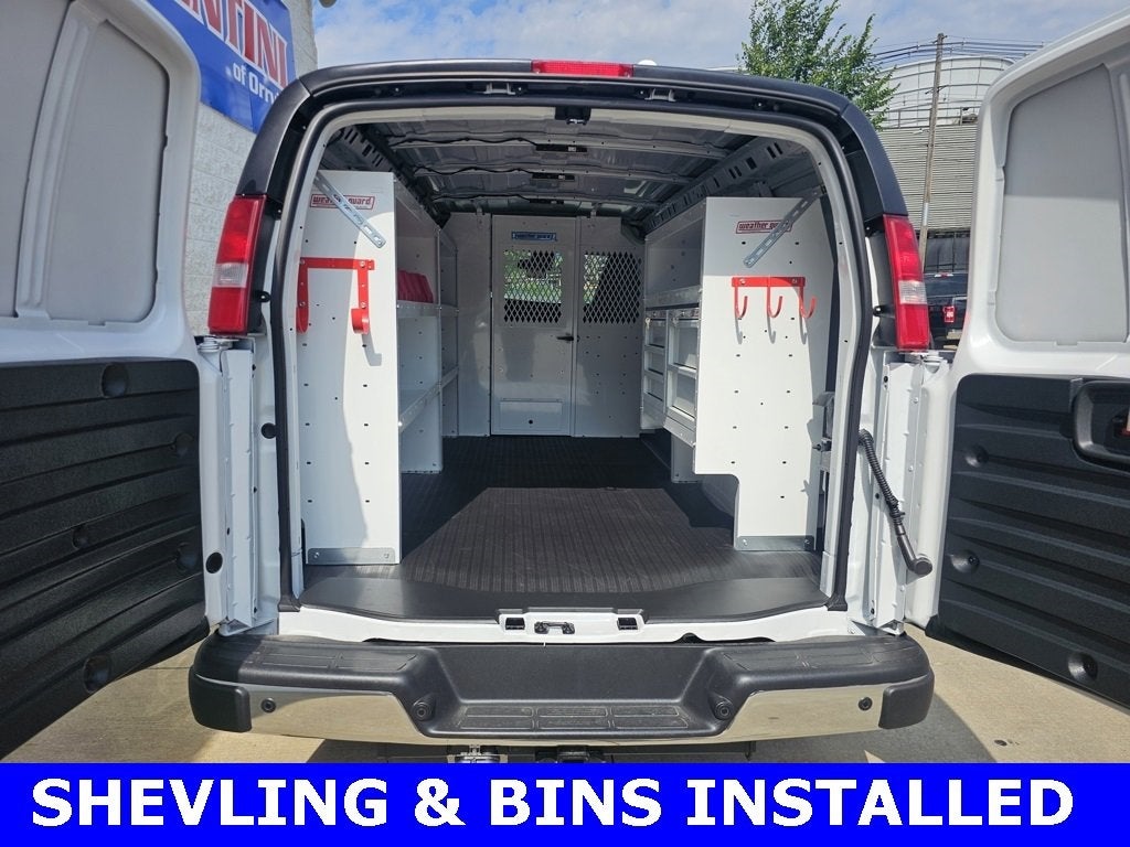 2025 Chevrolet Express Cargo 3500 WT