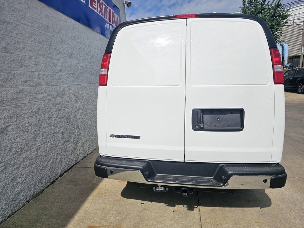 2025 Chevrolet Express Cargo 3500 WT