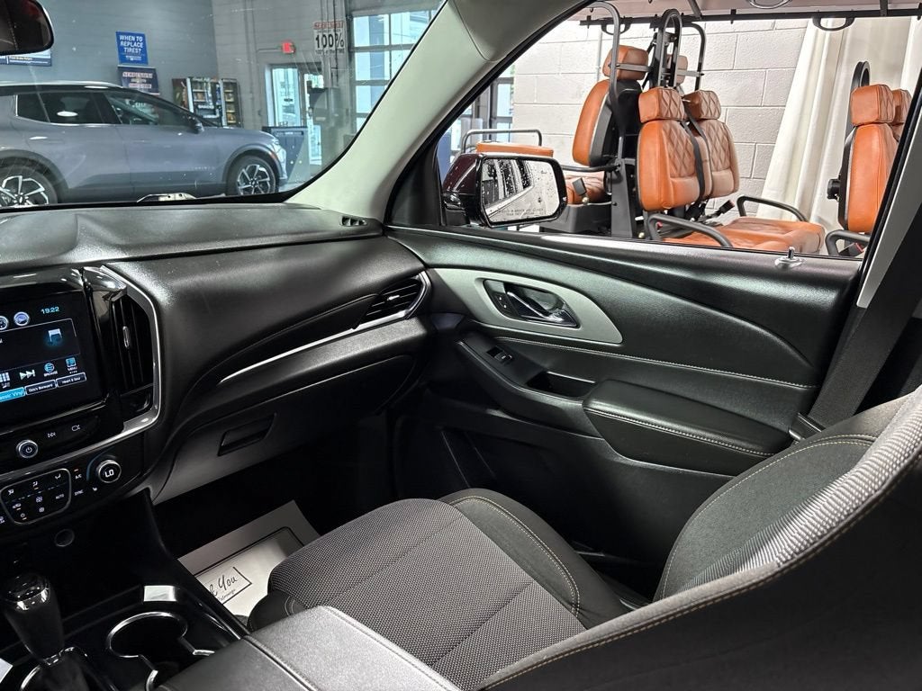 2018 Chevrolet Traverse LT Cloth
