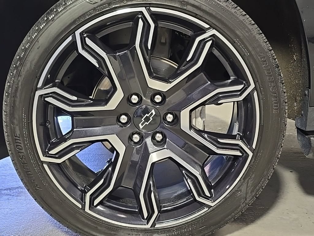 2025 Chevrolet Suburban RST