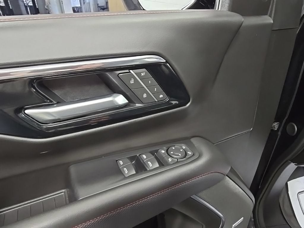2025 Chevrolet Suburban RST