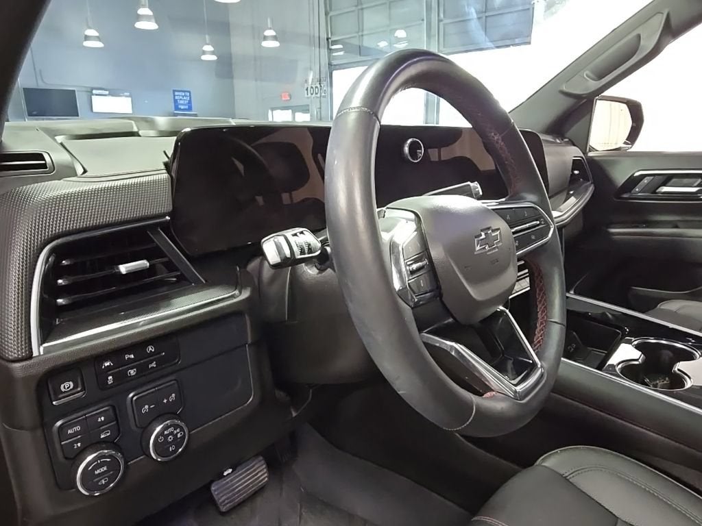 2025 Chevrolet Suburban RST