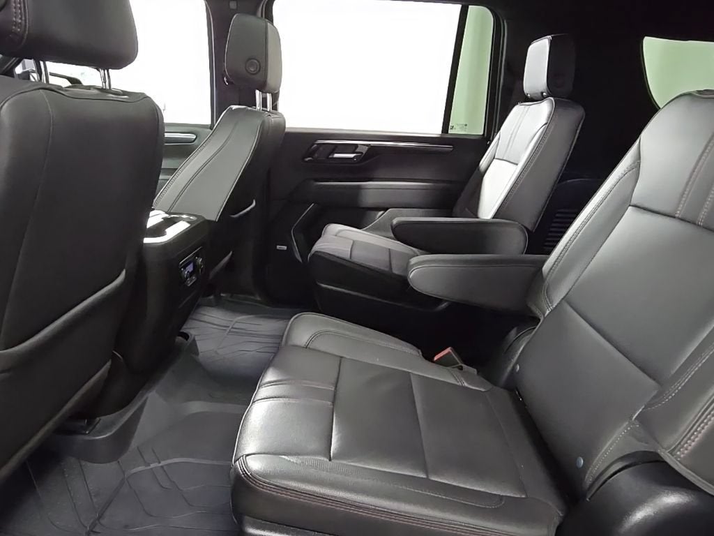 2025 Chevrolet Suburban RST