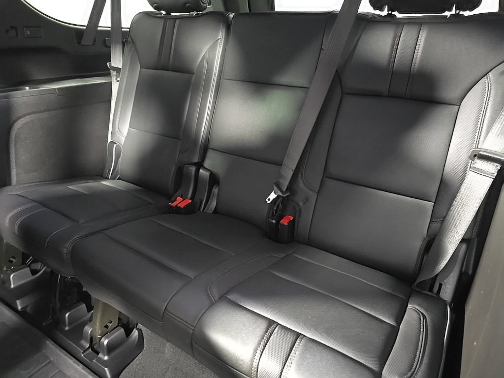 2025 Chevrolet Suburban RST
