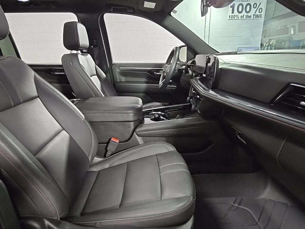 2025 Chevrolet Suburban RST