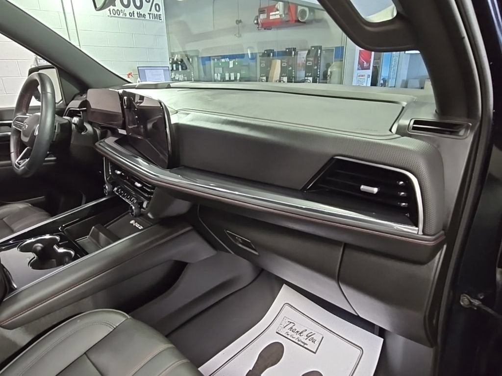 2025 Chevrolet Suburban RST