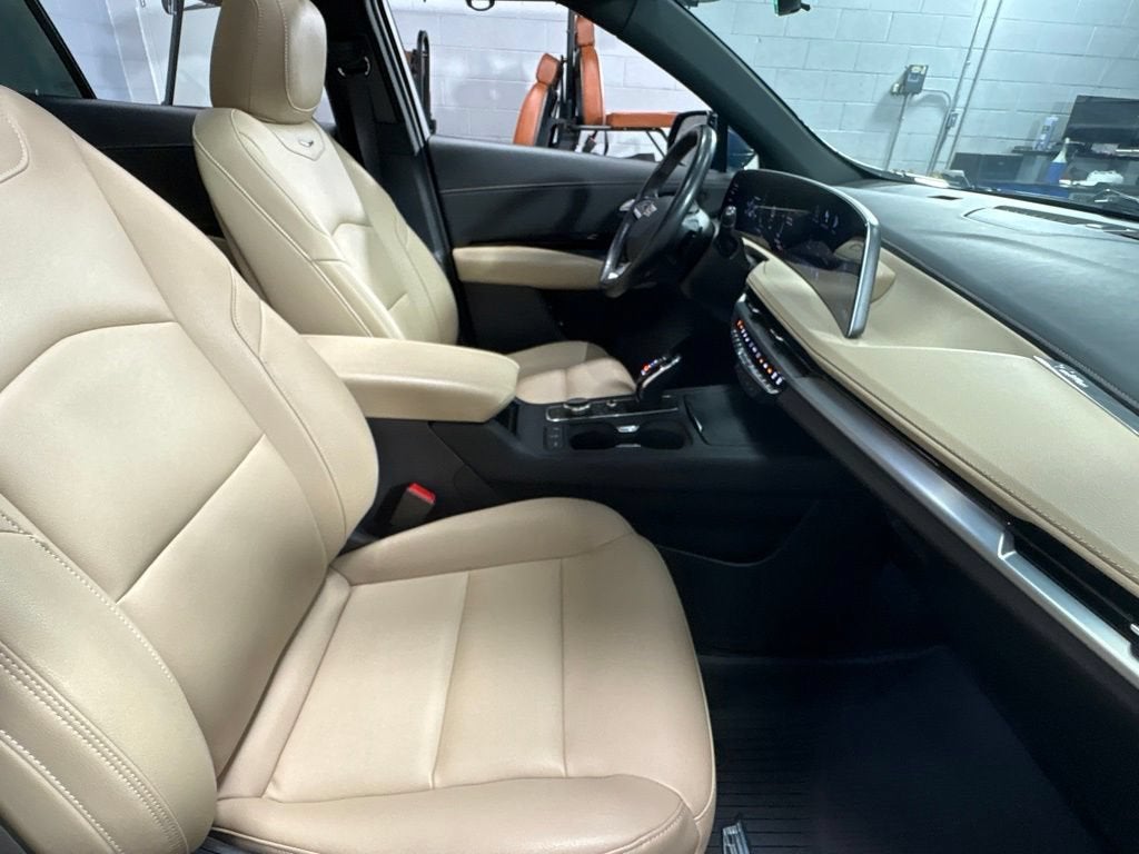 2024 Cadillac XT4 Luxury
