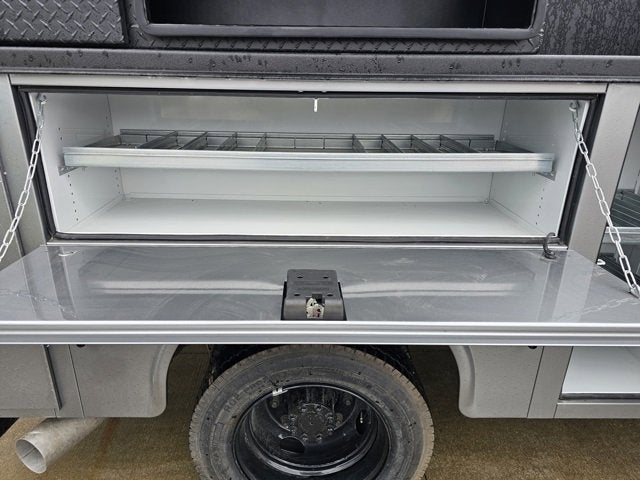 2024 Chevrolet Silverado 6500 HD LT