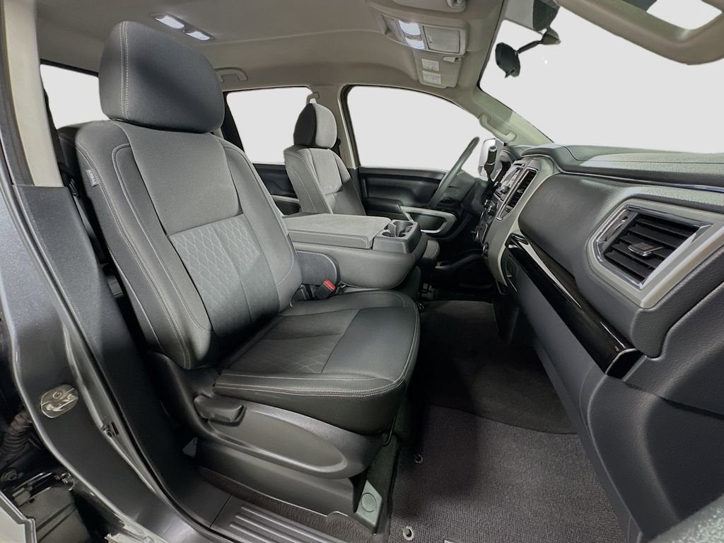 2017 Nissan Titan XD SV