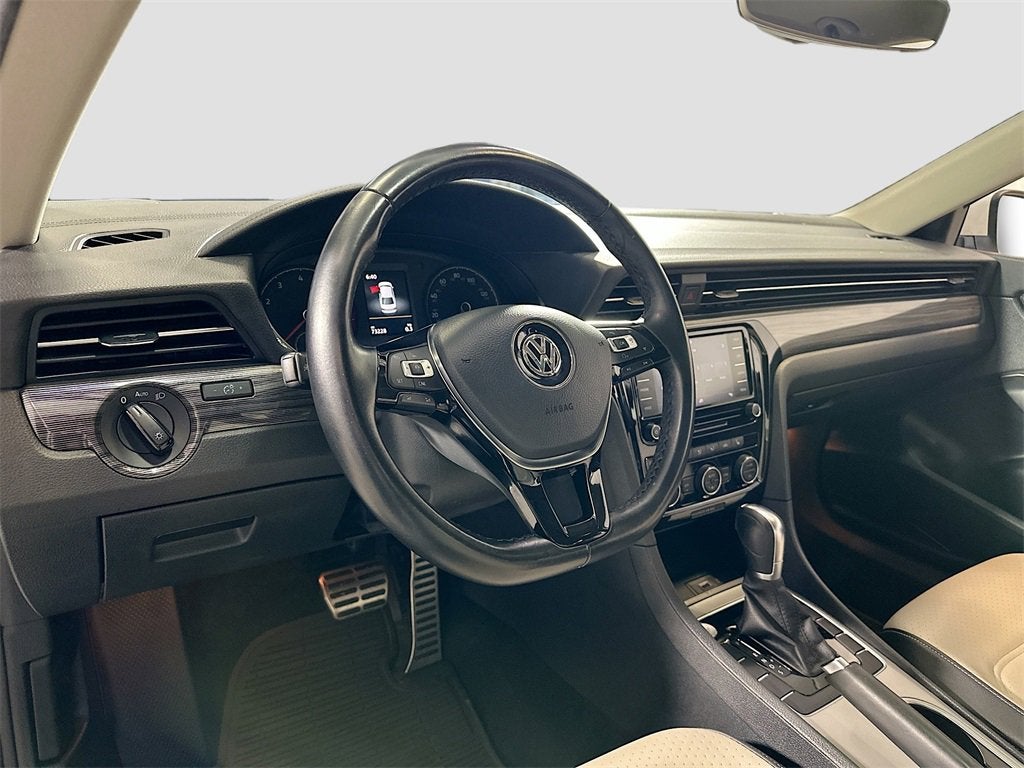 2020 Volkswagen Passat 2.0T R-Line