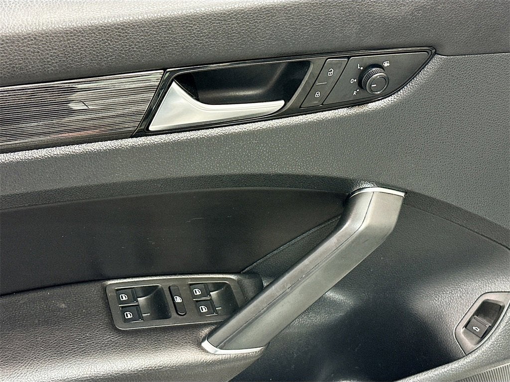 2020 Volkswagen Passat 2.0T R-Line