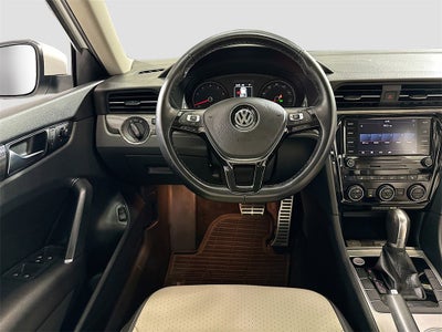 2020 Volkswagen Passat 2.0T R-Line