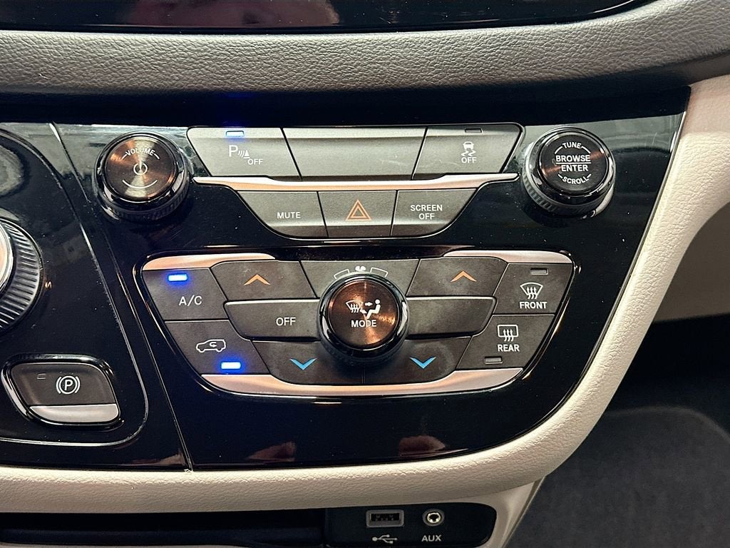 2019 Chrysler Pacifica L