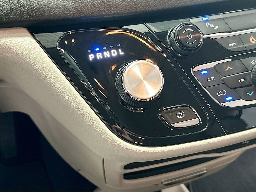 2019 Chrysler Pacifica L