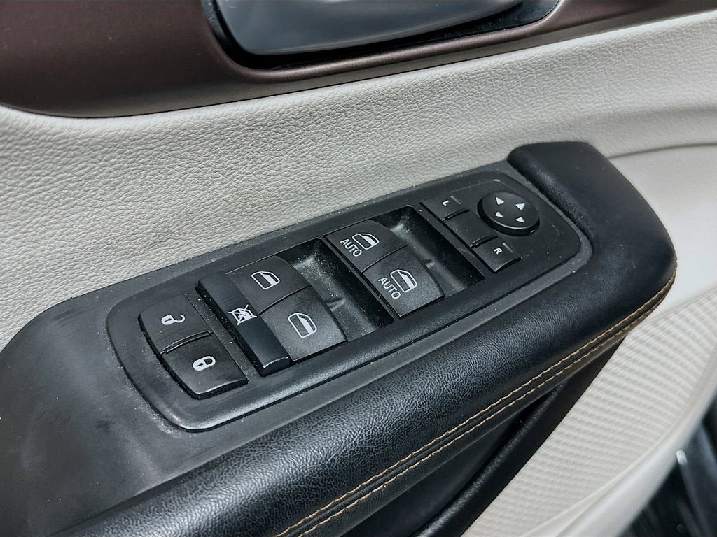 2017 Chrysler Pacifica Touring-L