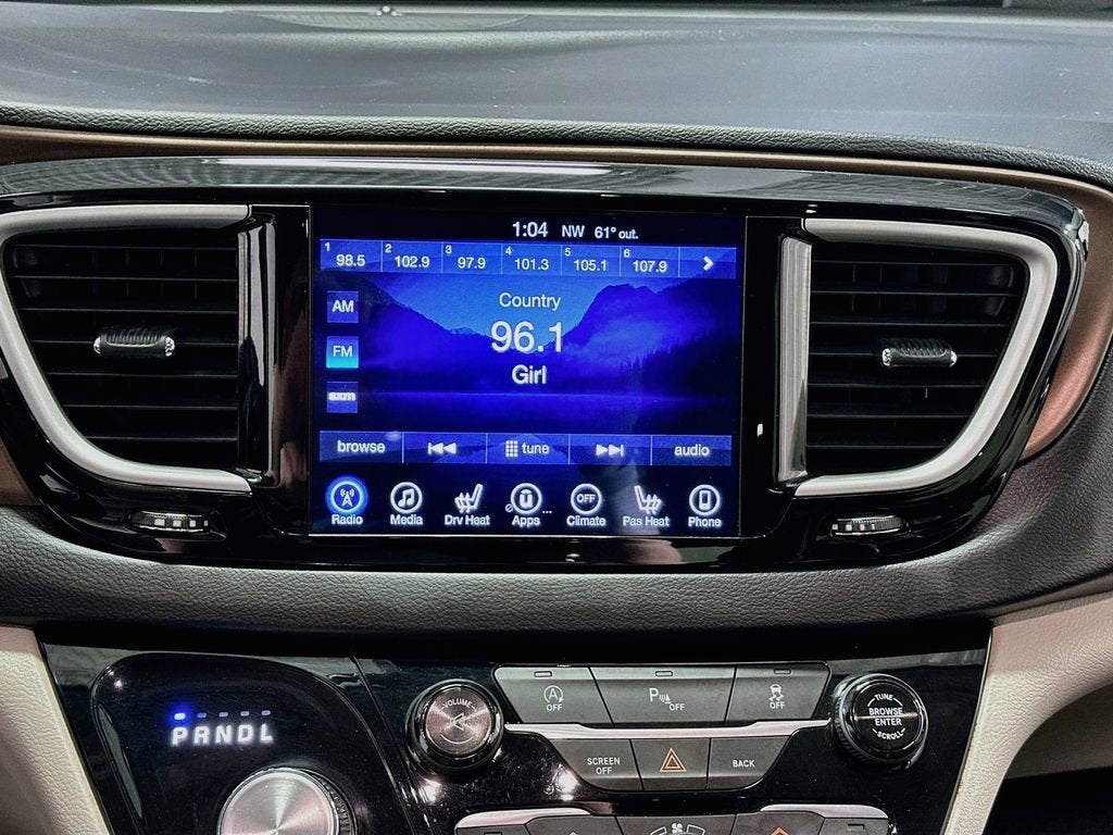 2017 Chrysler Pacifica Touring-L