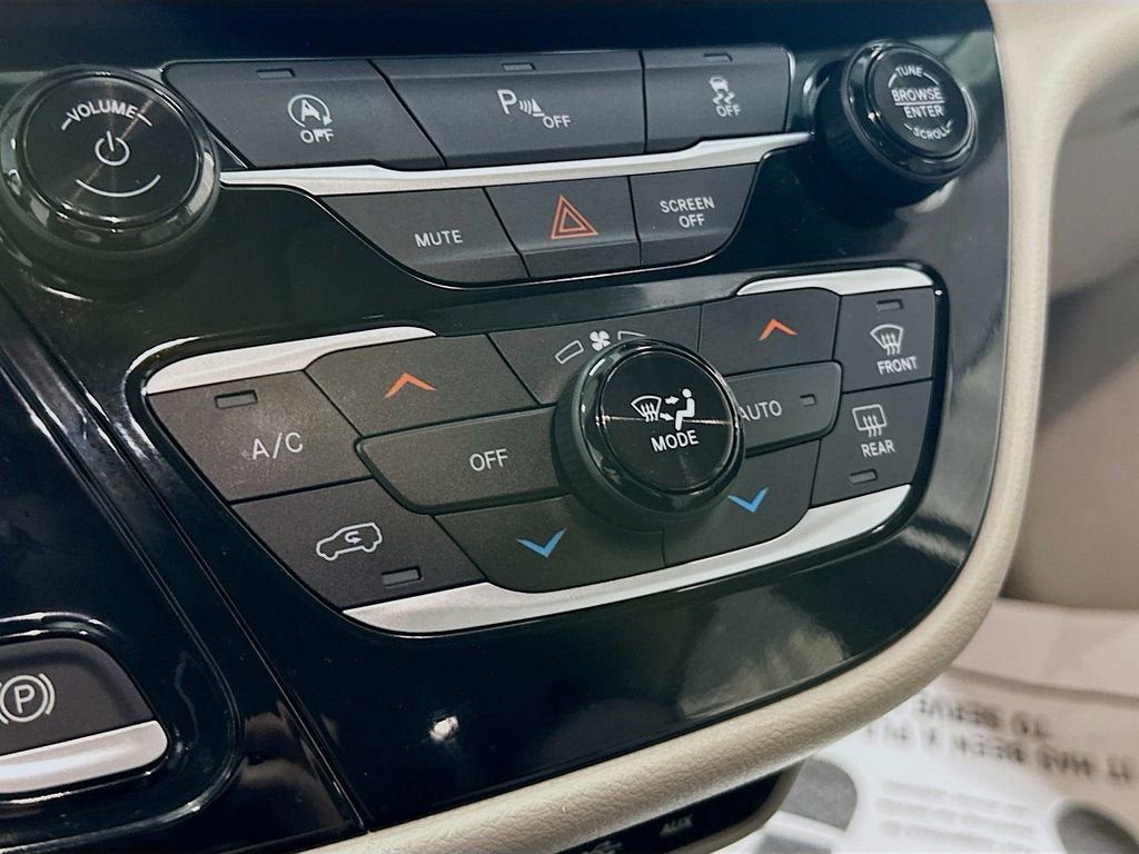 2020 Chrysler Pacifica Touring