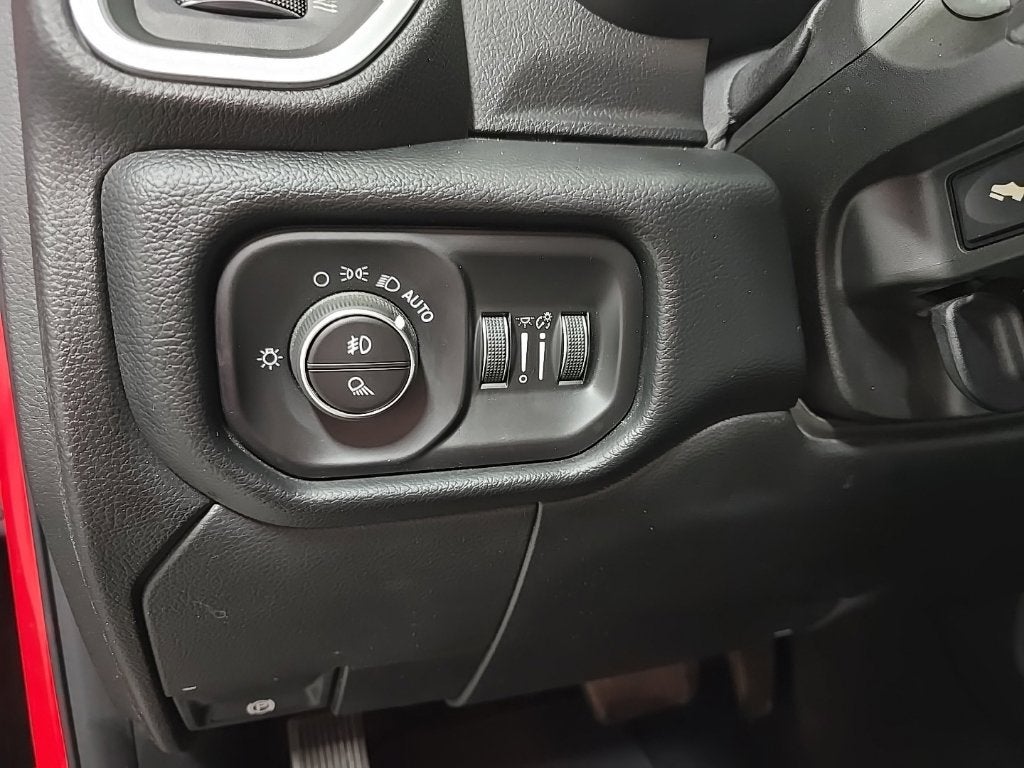 2019 RAM 2500 Big Horn Crew Cab 4x4 6'4" Box