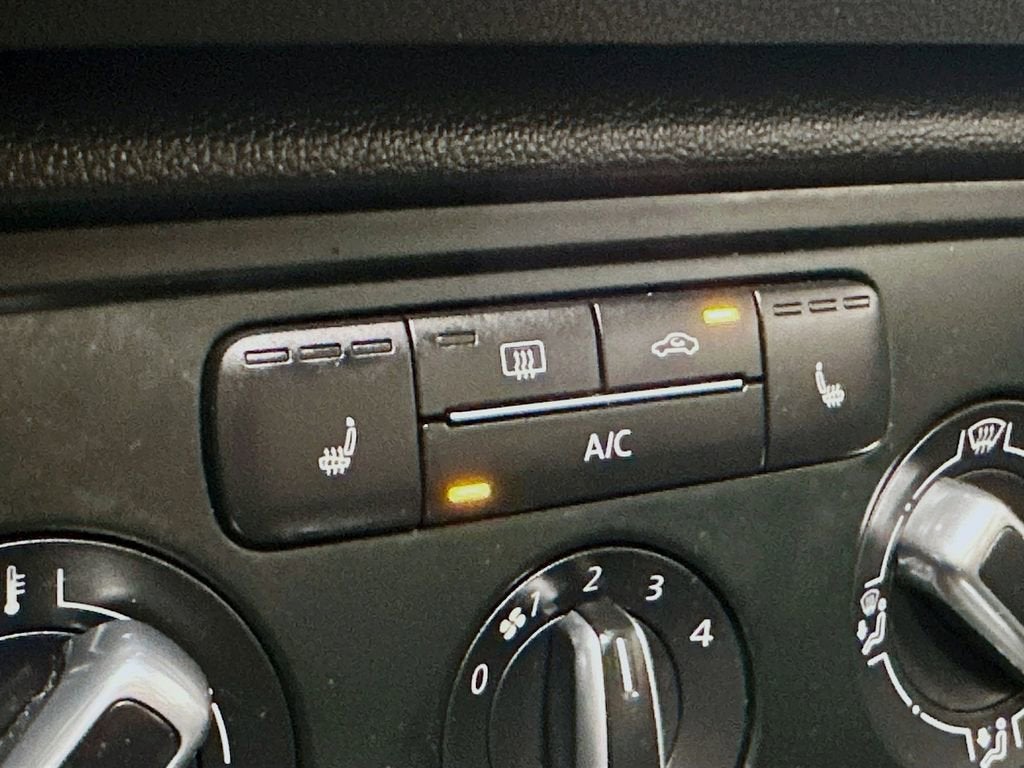 2013 Volkswagen Beetle 2.5L